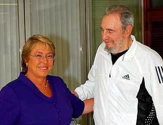 Bachelet con el tirano Castro
