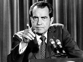 Nixon llamó al congreso a atacar la superpoblación