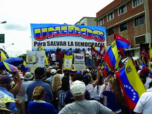 La oposición se organiza contra Chávez
