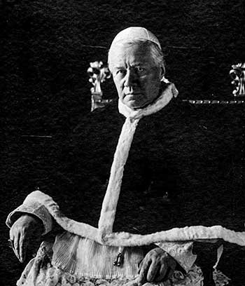 San Pío X condenó la herejía modernista en la encíclica Pascendi Dominici Gregis 