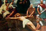 Jesús es clavado en la Cruz